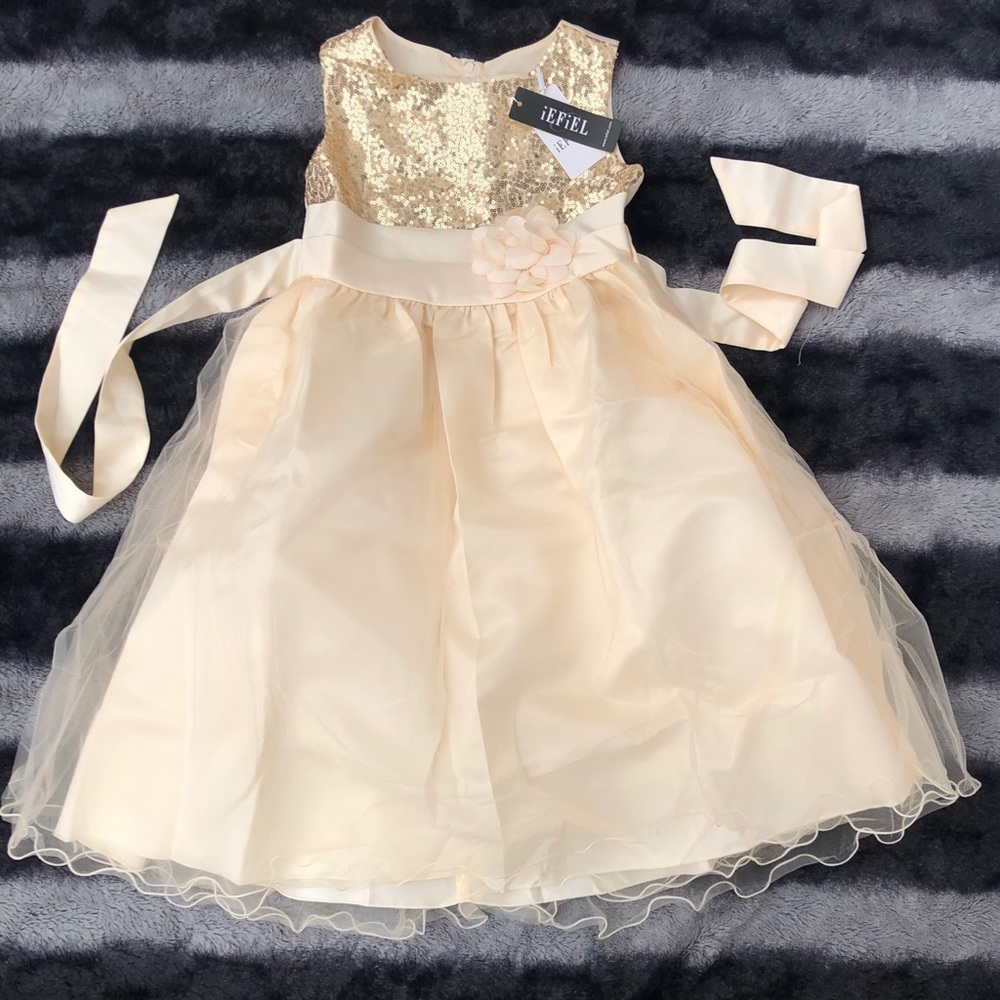 NEW Girls Dress